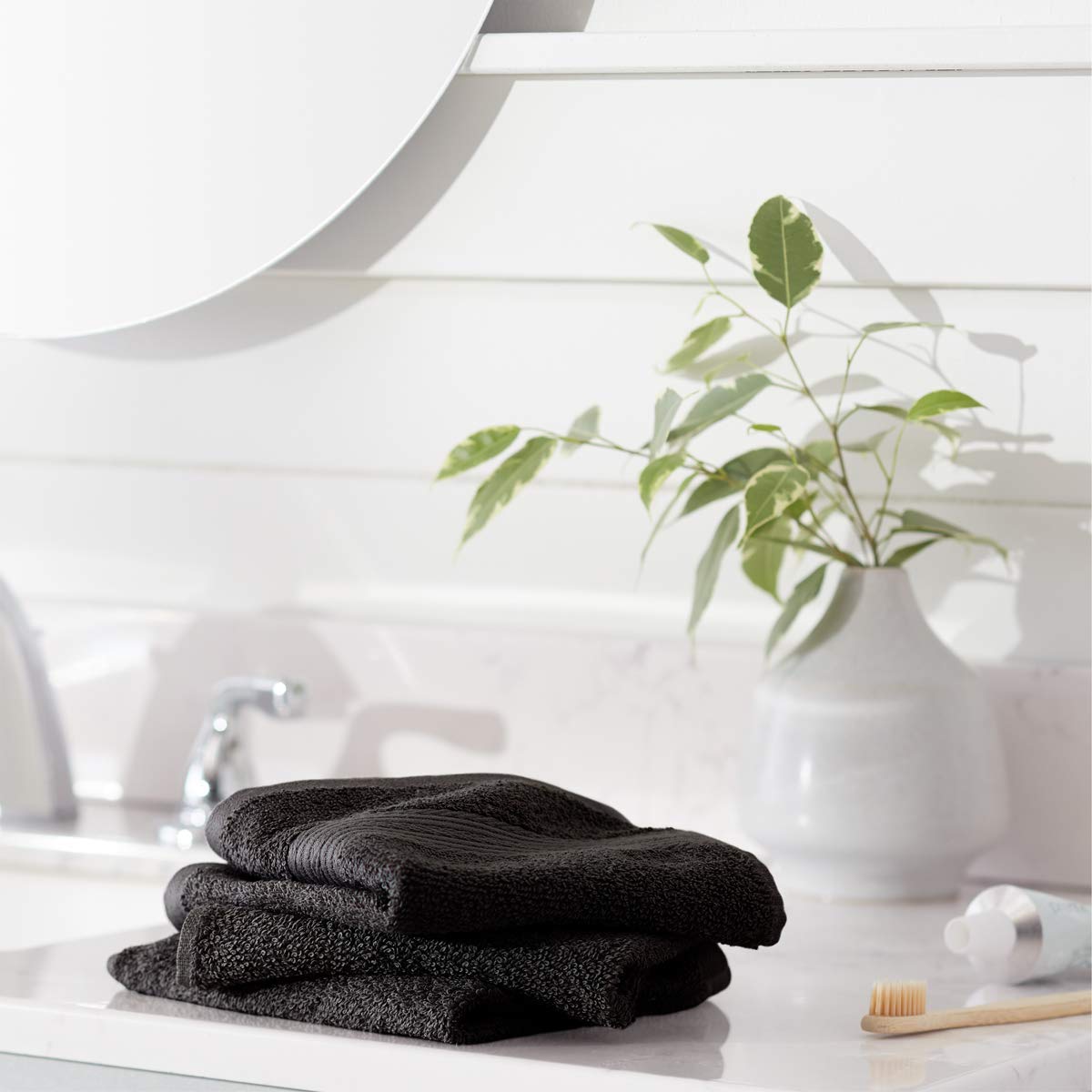 Amazon Basics Soft, Absorbent Fade Resistant Cotton Washcloths, 12-Pac ...
